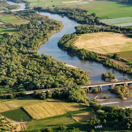 Filippos 3* Chalkidona